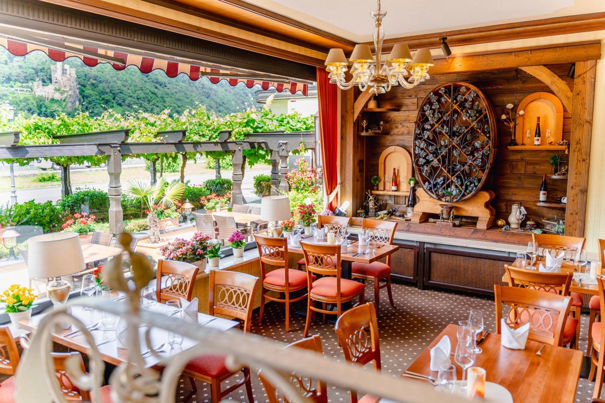 Hotel Unter Den Linden 로데스하임암라인 외부 사진