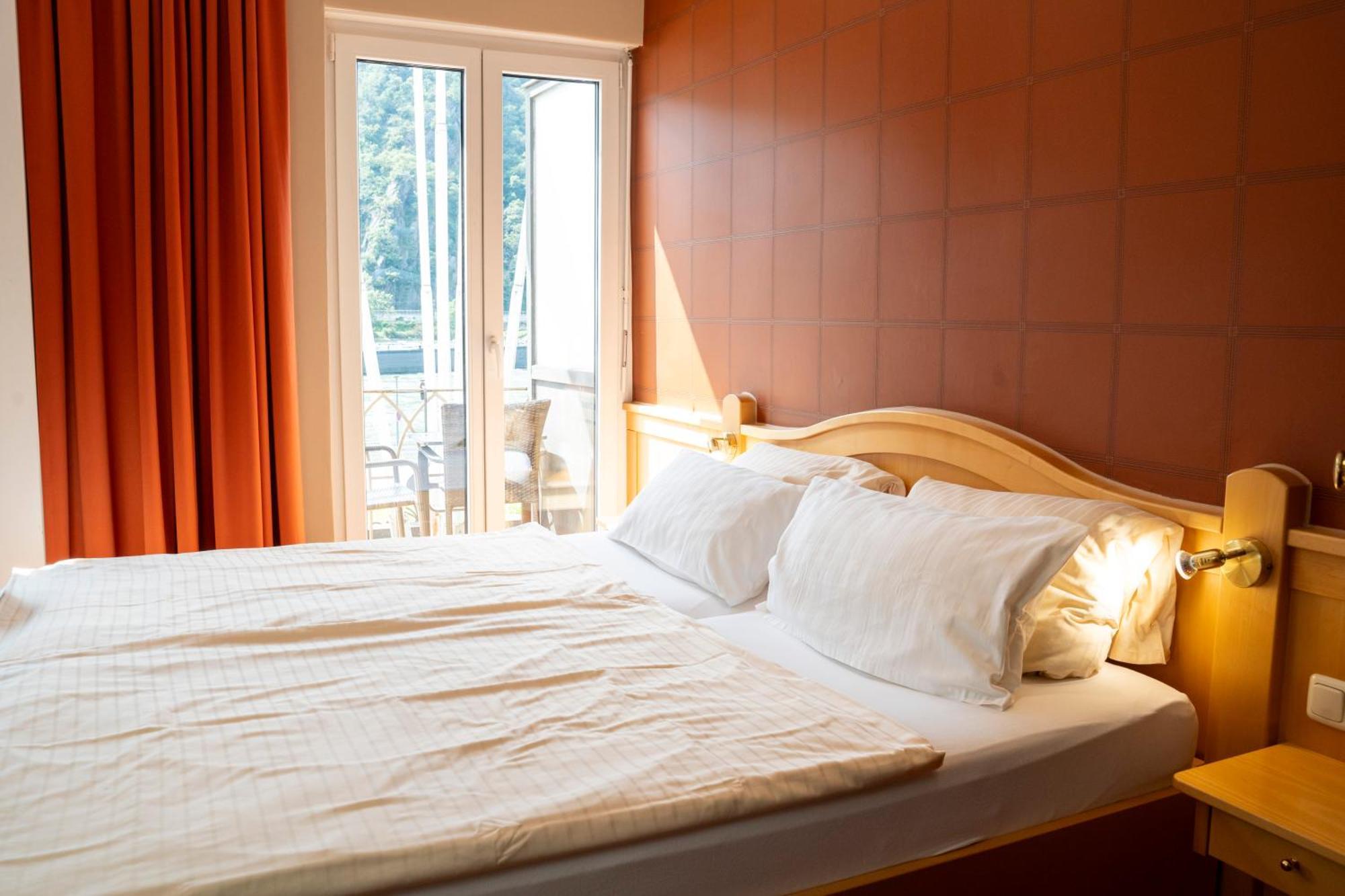 Hotel Unter Den Linden 로데스하임암라인 외부 사진
