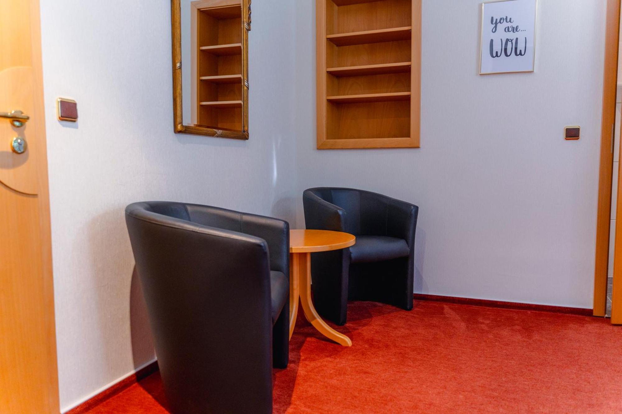 Hotel Unter Den Linden 로데스하임암라인 외부 사진